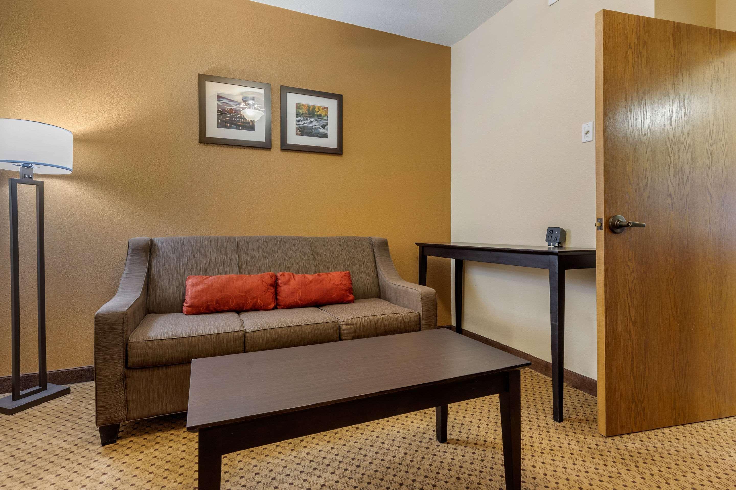Comfort Inn & Suites Kenosha-Pleasant Prairie Exterior photo